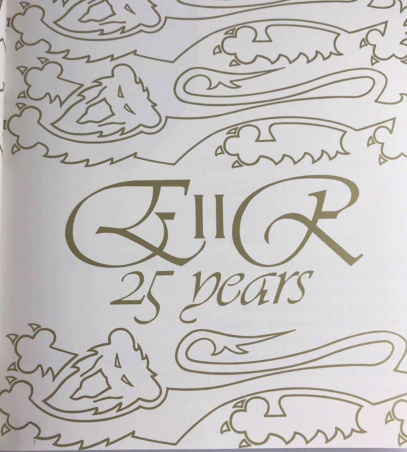 E II R, 25 Years Commemorates The Silver Jubilee Of Queen Elizabeth 1977 RARE HC