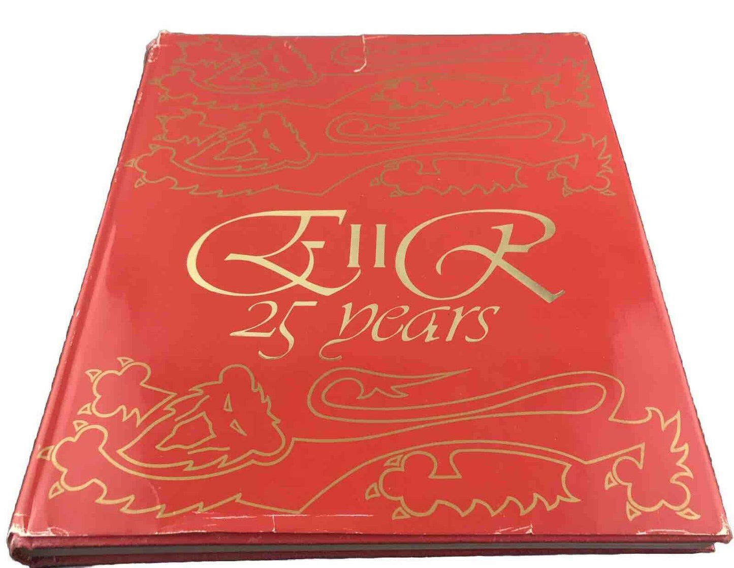 E II R, 25 Years Commemorates The Silver Jubilee Of Queen Elizabeth 1977 RARE HC
