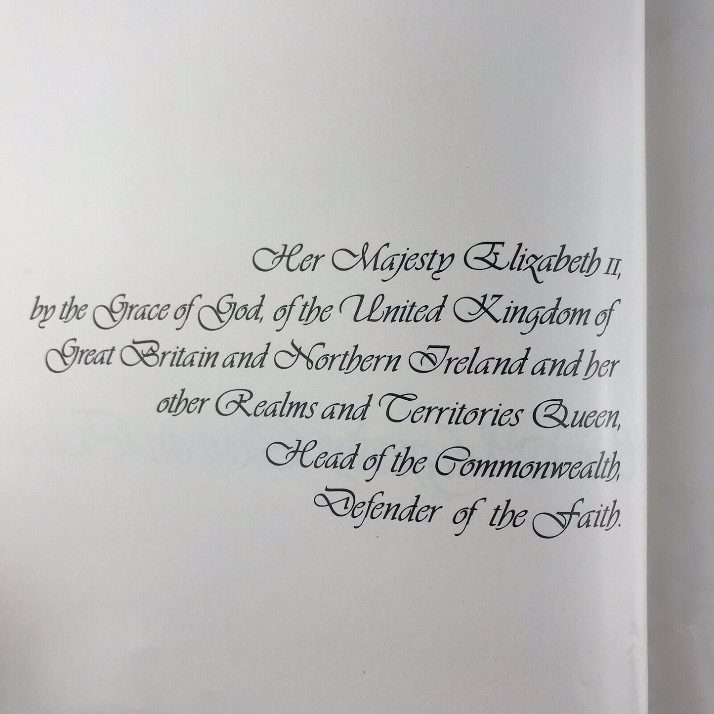 E II R, 25 Years Commemorates The Silver Jubilee Of Queen Elizabeth 1977 RARE HC