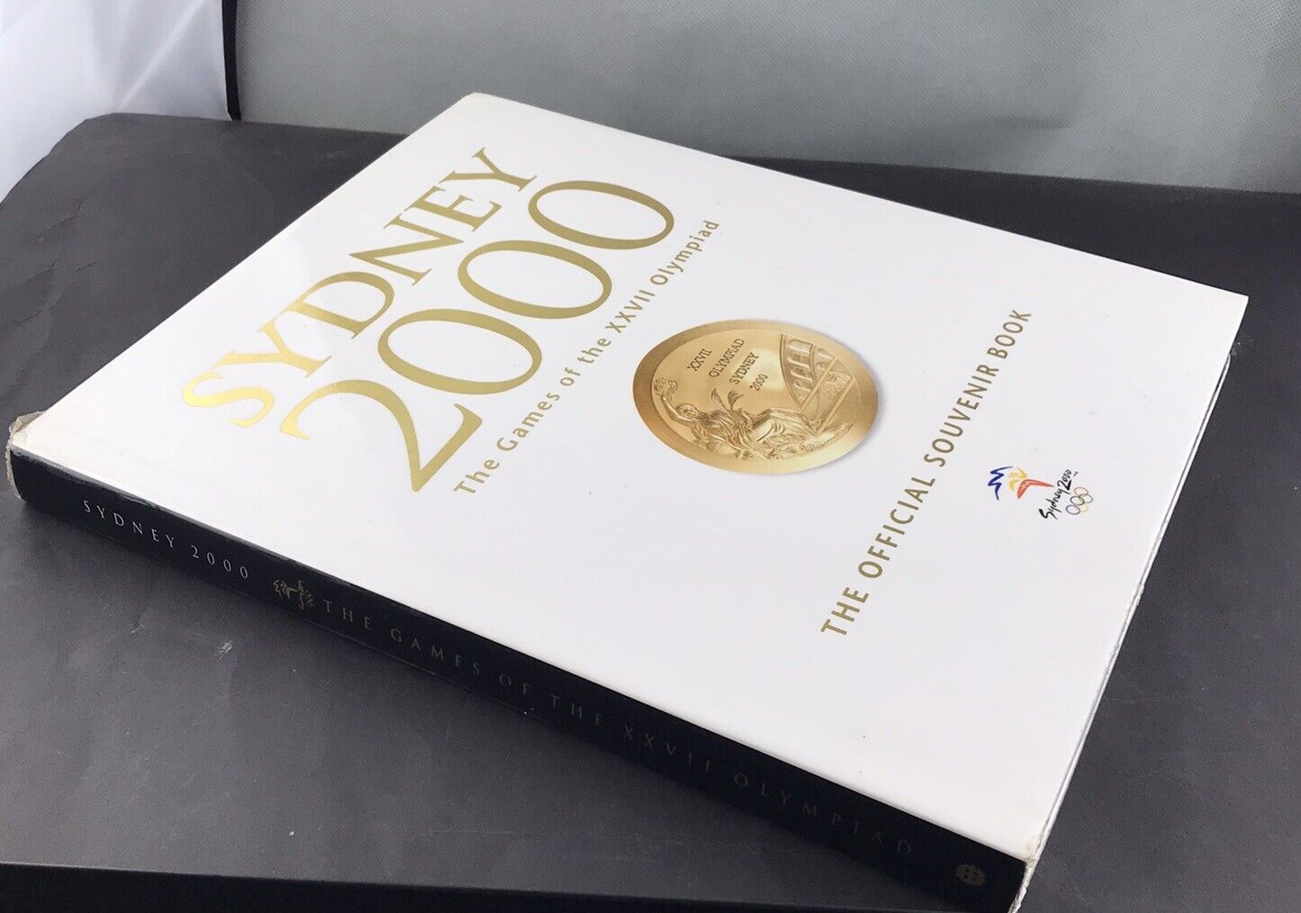Sydney 2000 Olympic Games Official Souvenir Book HARDCOVER