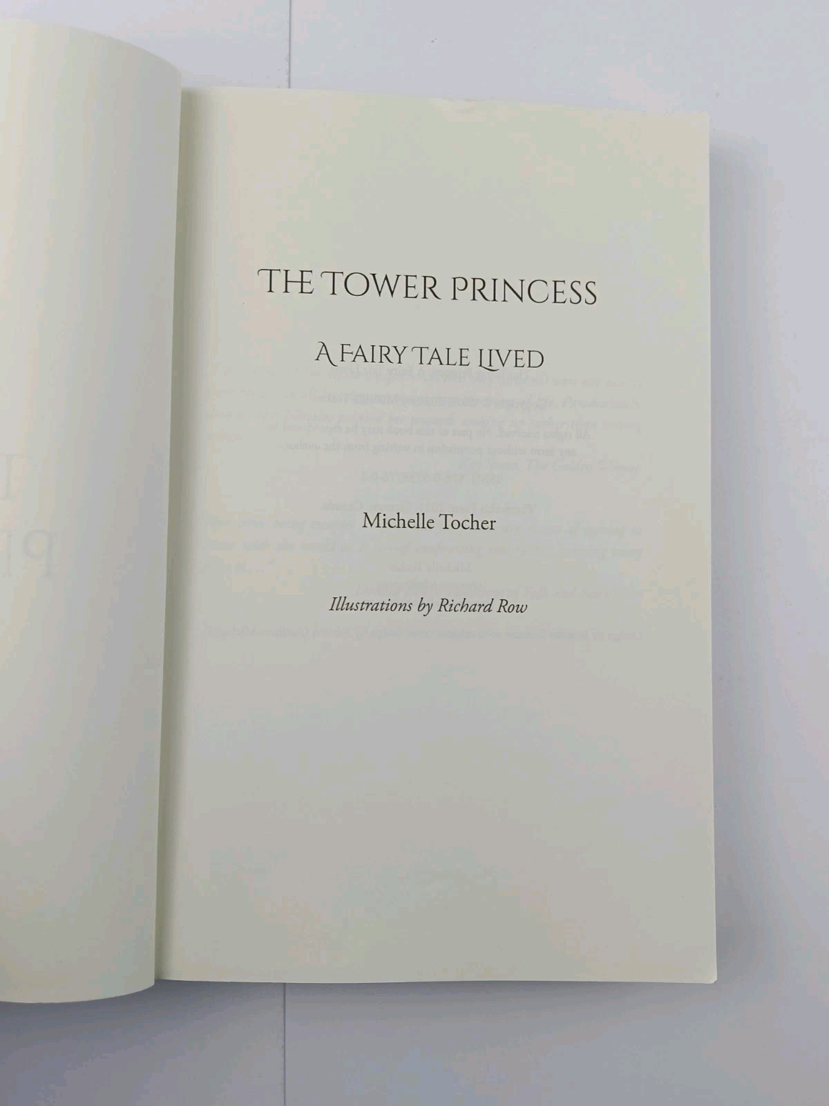 7832748