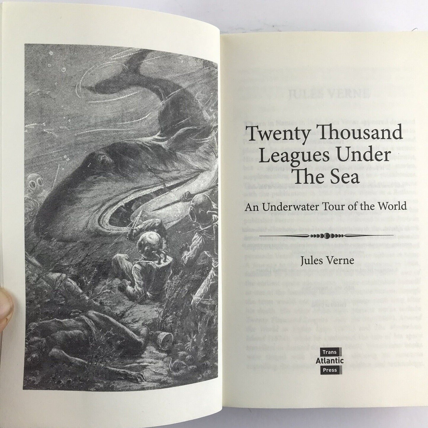Twenty Thousand Leagues Under the Sea by Jules Verne (Laminated Paperback 2014)