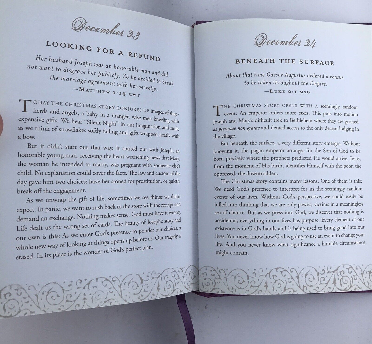 Alone in God's Presence : Daily Meditations for Drawing Close to Him (Hardcover)