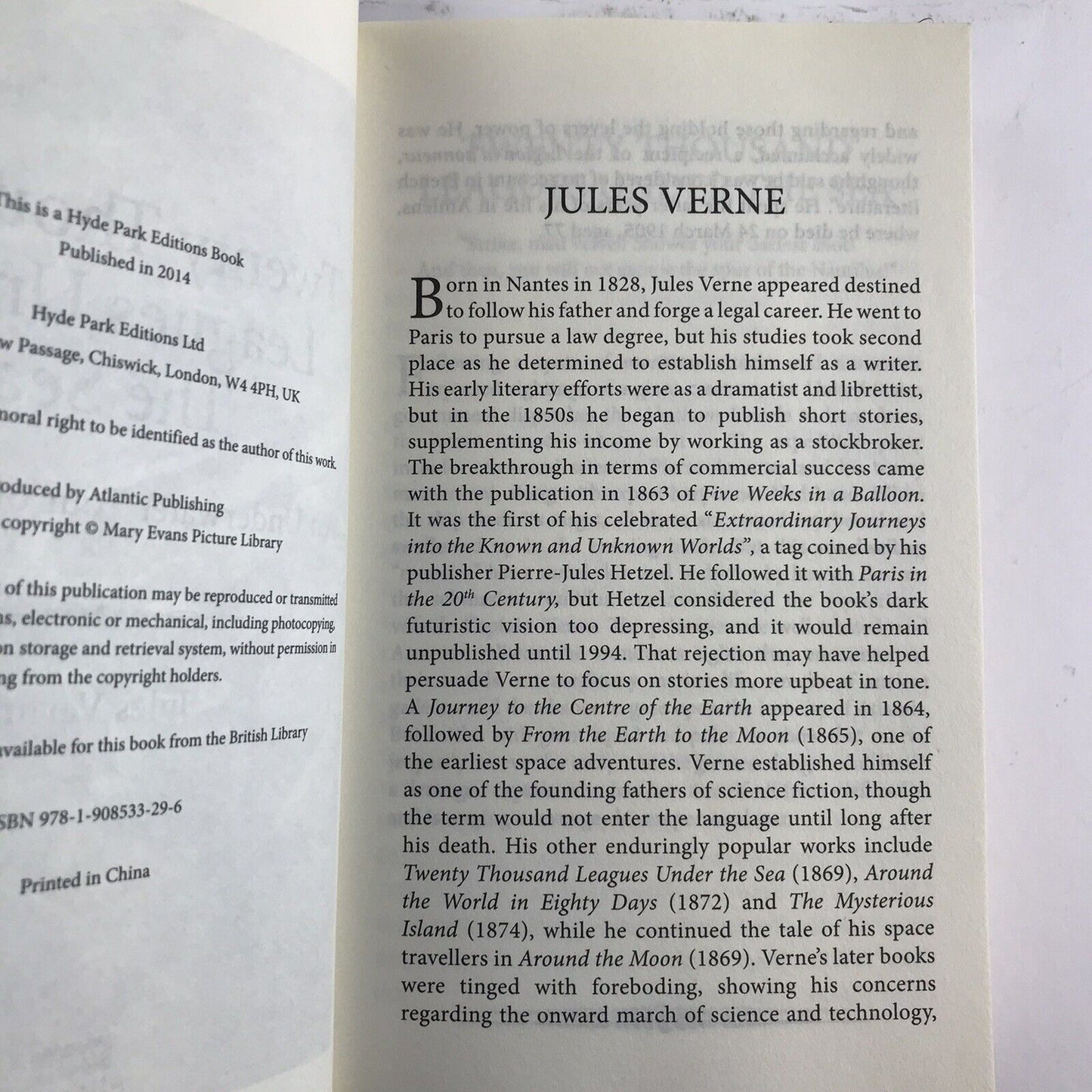 Twenty Thousand Leagues Under the Sea by Jules Verne (Laminated Paperback 2014)