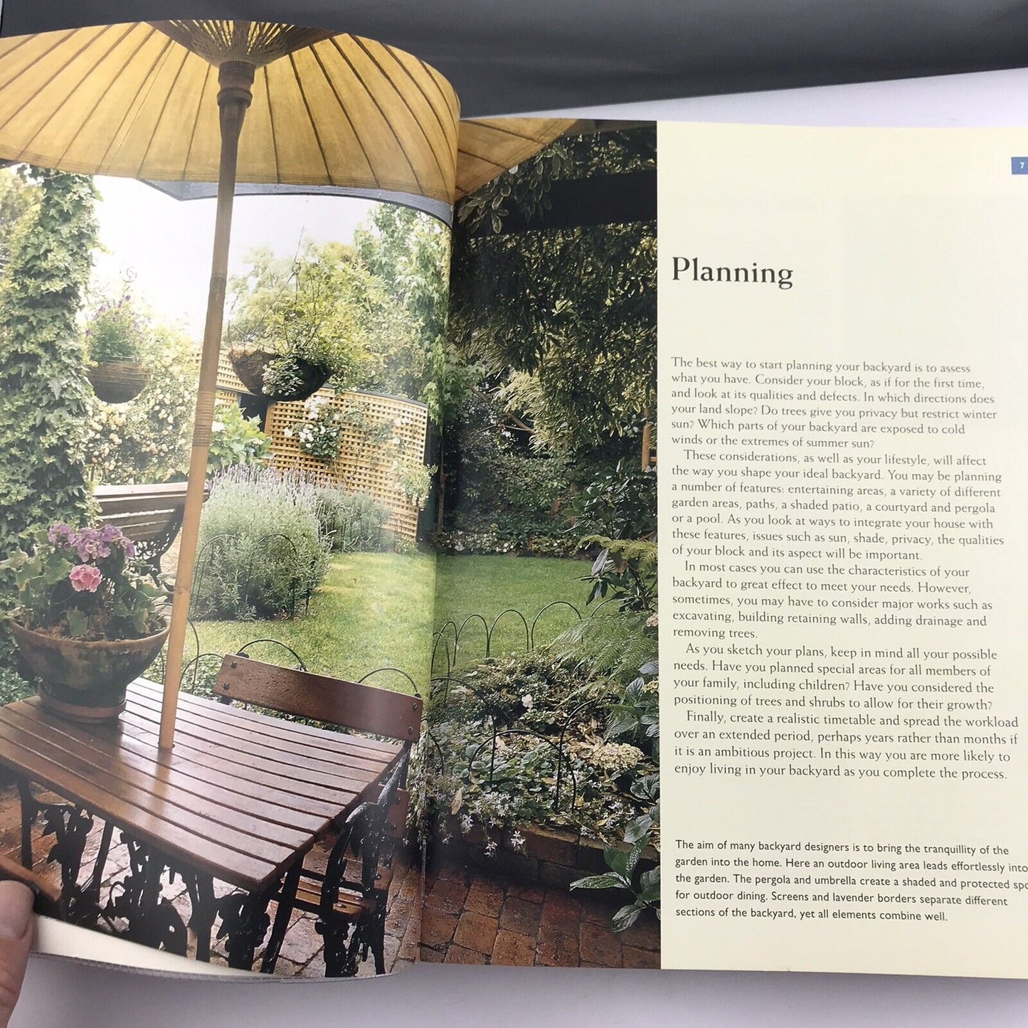 Complete Aussie Backyard (Large Laminated Paperback, 2002) Perfect Condition