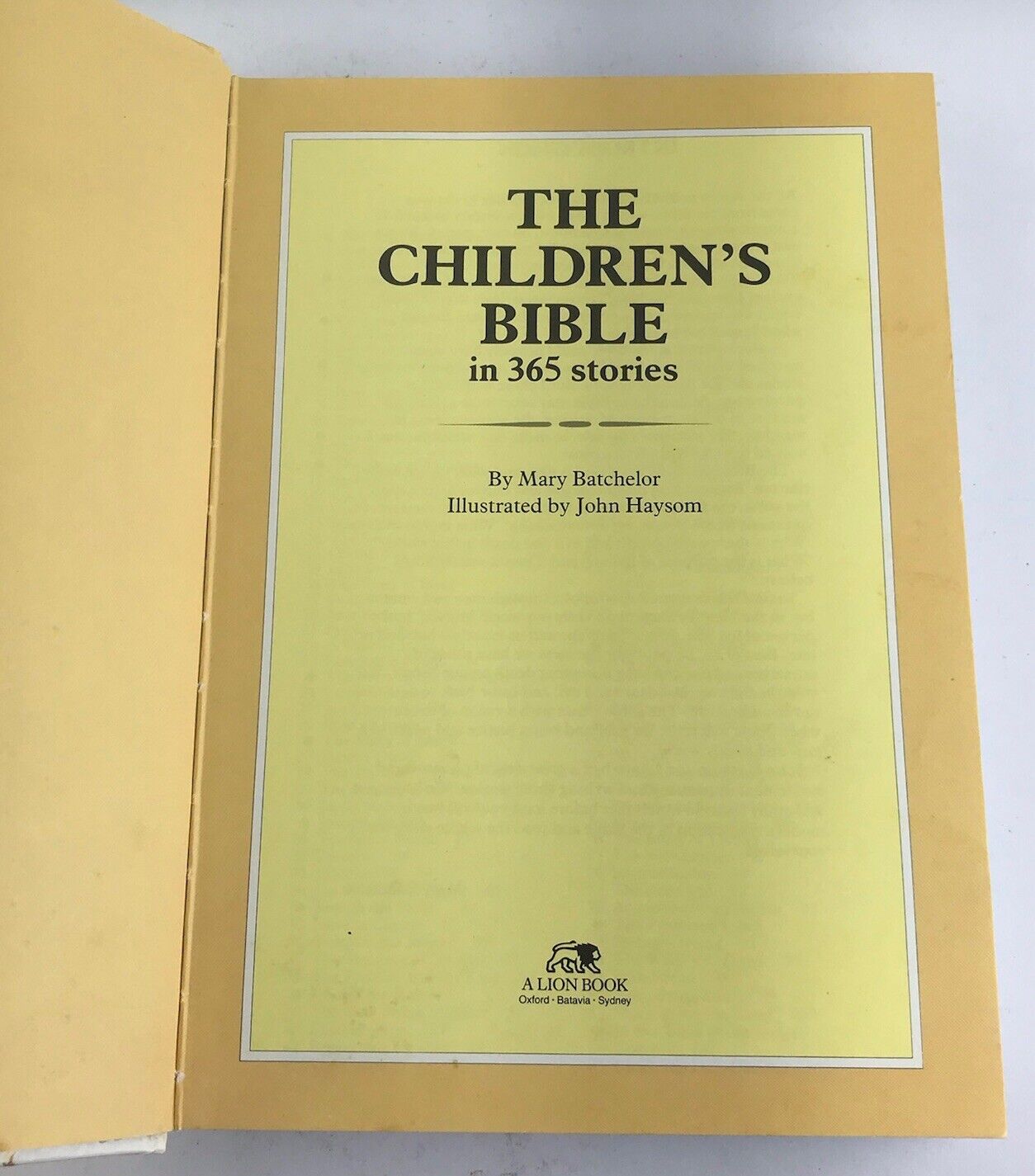 The Children's Bible in 365 Stories By Mary Batchelor, John Hay (Hardcover 1991)