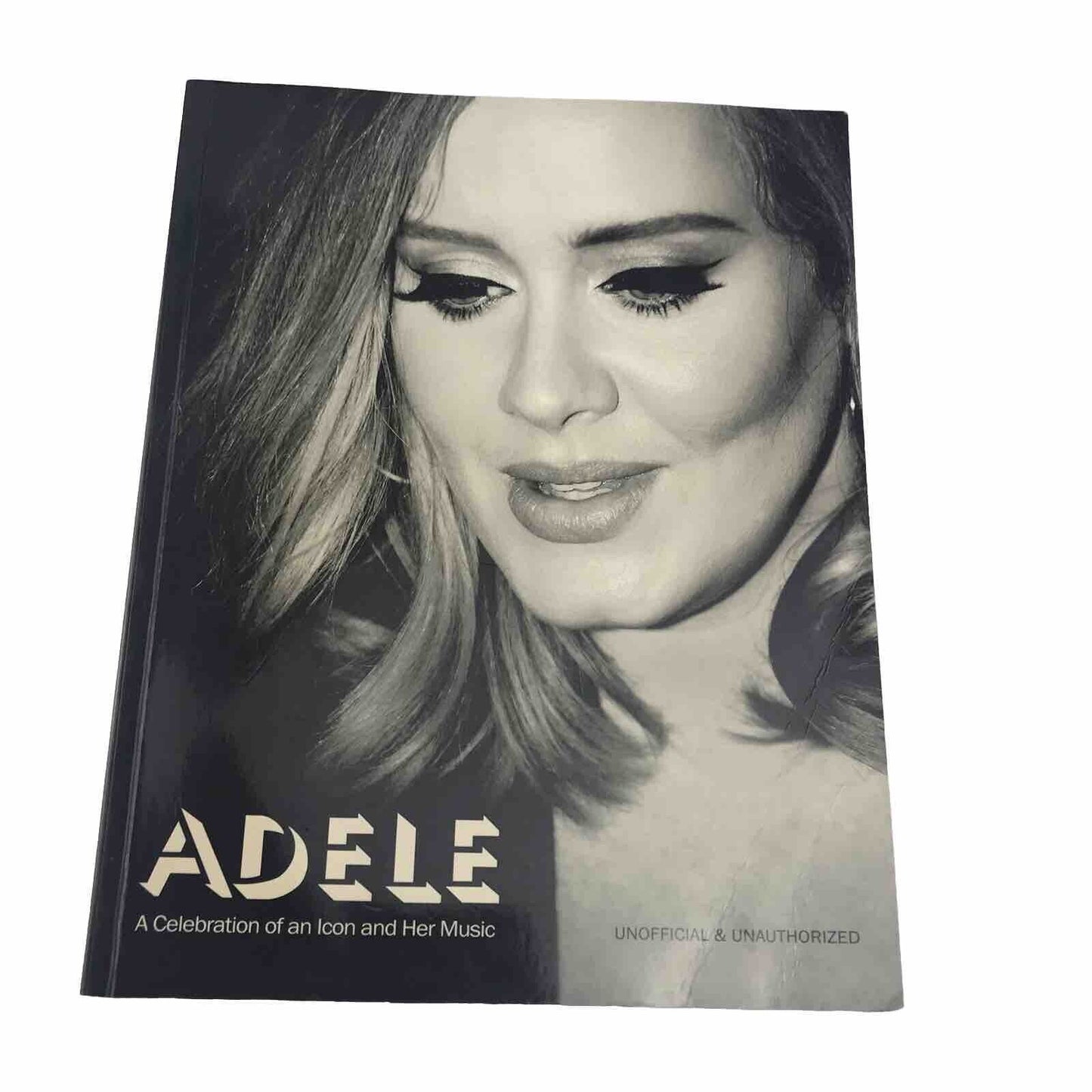 ADELE Book - A Celebration of an Icon and Her Music Paperback 2016