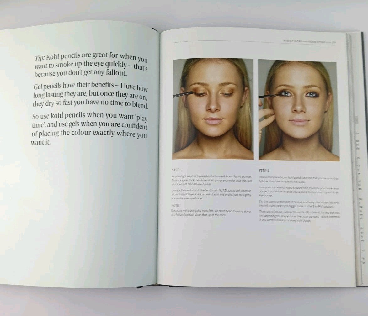 8600562