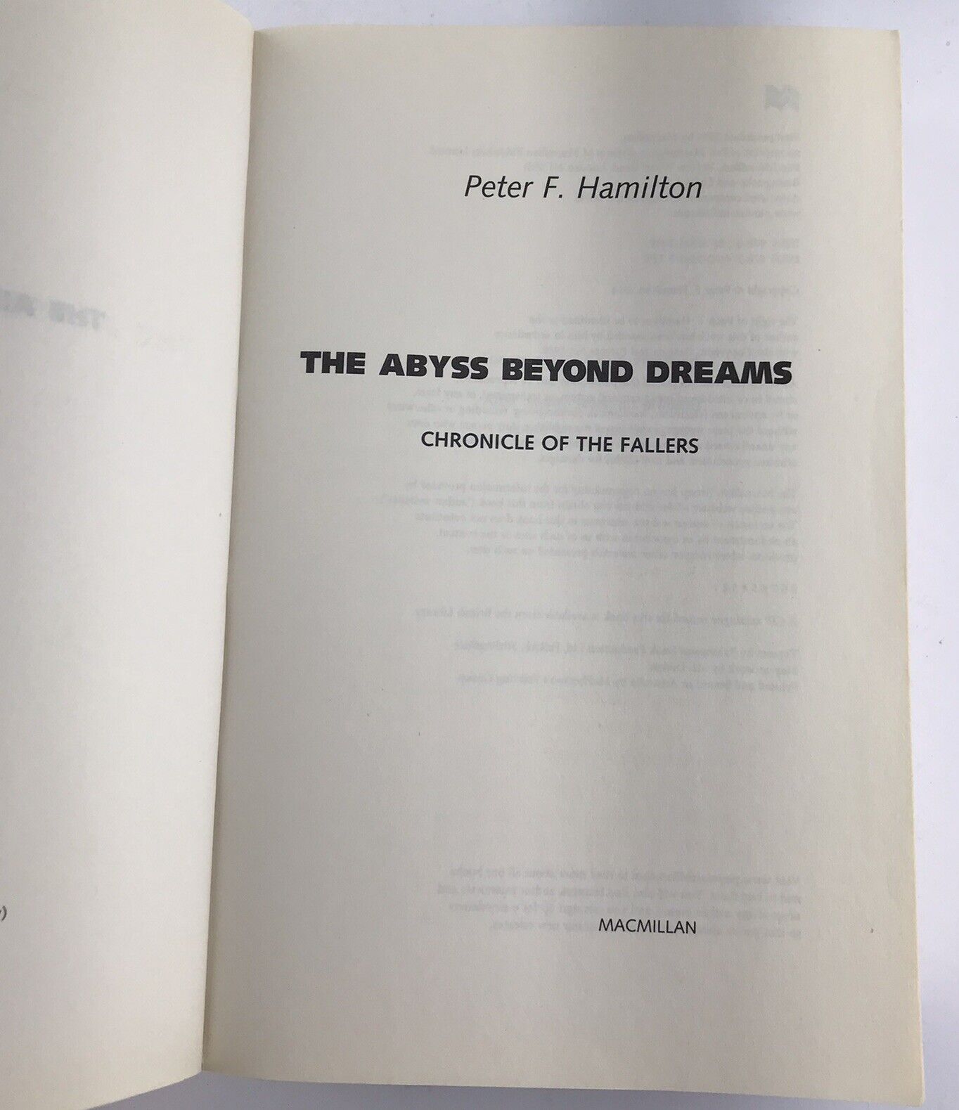 The Abyss Beyond Dreams (Chronicle of the Fallers) By Peter F.  Hamilton (PaperB